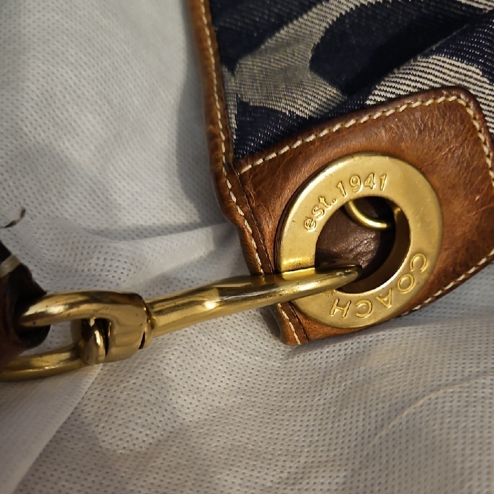Coach Navy and Tan Signature Shoulder Bag - Picture 5 of 8